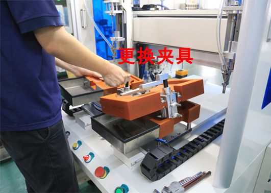 自動鎖螺絲機(jī) 自動鎖螺絲機(jī)